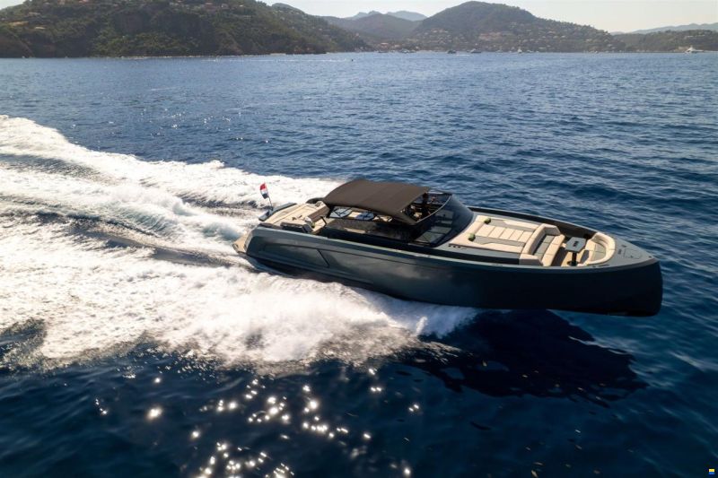 Vanquish Yachts VQ 54
