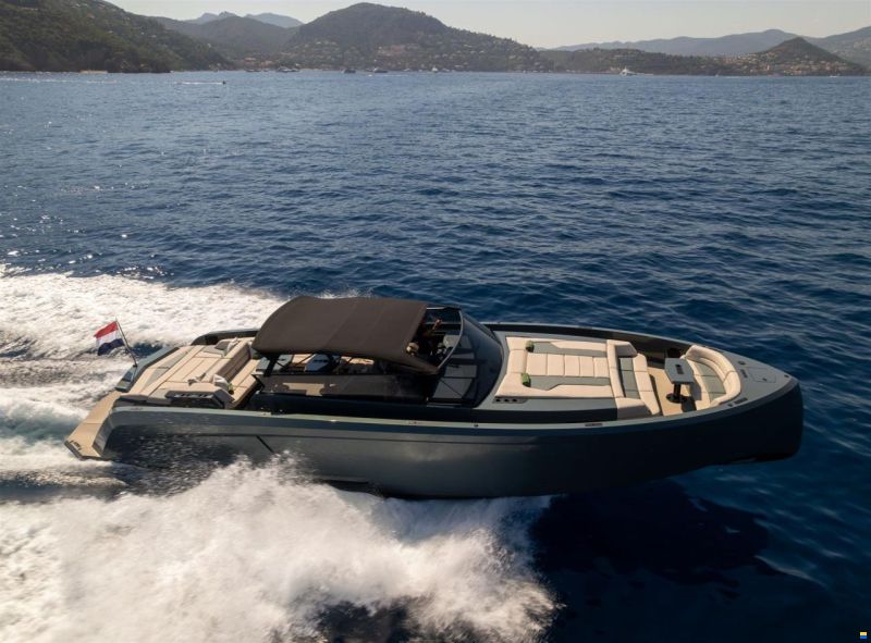 Vanquish Yachts VQ 54