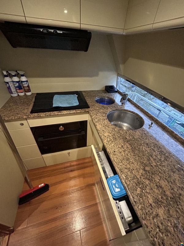 Ferretti 680