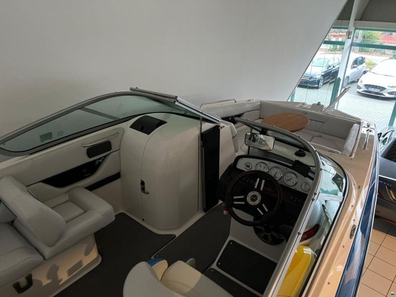Regal 2220 FASDECK