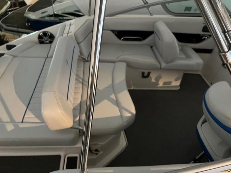 Regal 2220 FASDECK