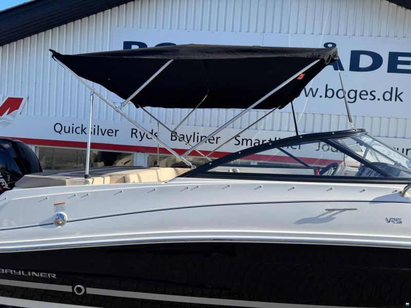 Bayliner VR5 Cuddy med Mercury F200 XL-E