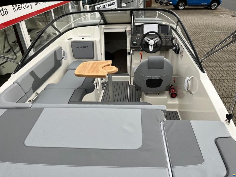 Bayliner VR5 Cuddy med Mercury F200 XL-E