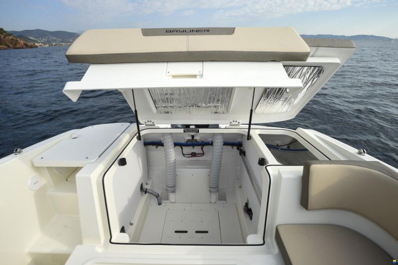 Bayliner VR5 Cuddy med Mercury F200 XL-E