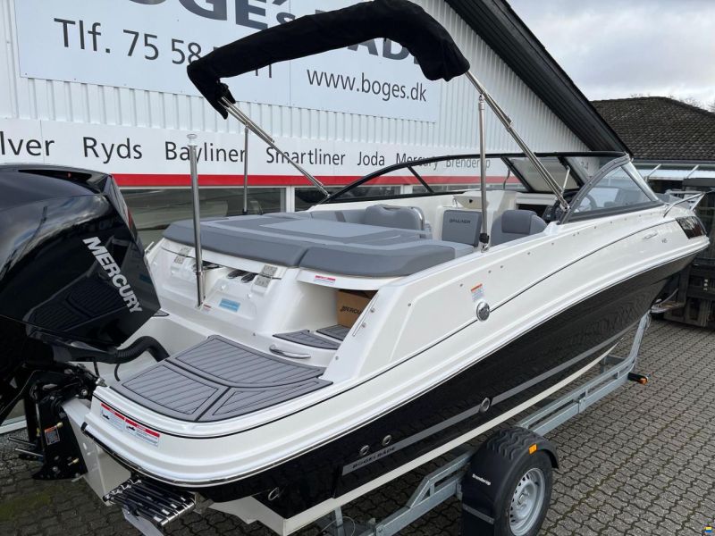 Bayliner VR5 Cuddy med Mercury F200 XL-E
