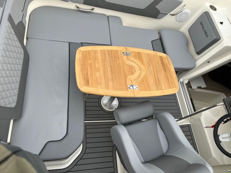 Bayliner VR5 Cuddy med Mercury F200 XL-E