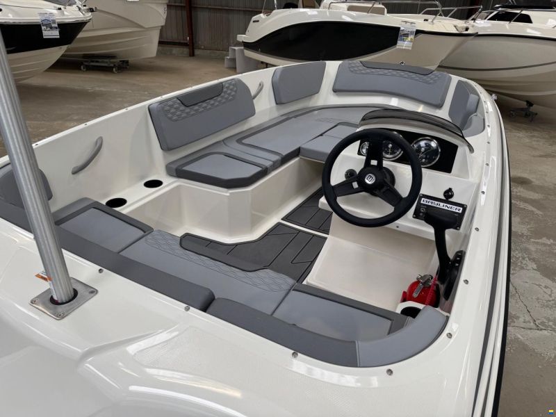 Bayliner M15 med Mercury F60 ELPT-EFI og