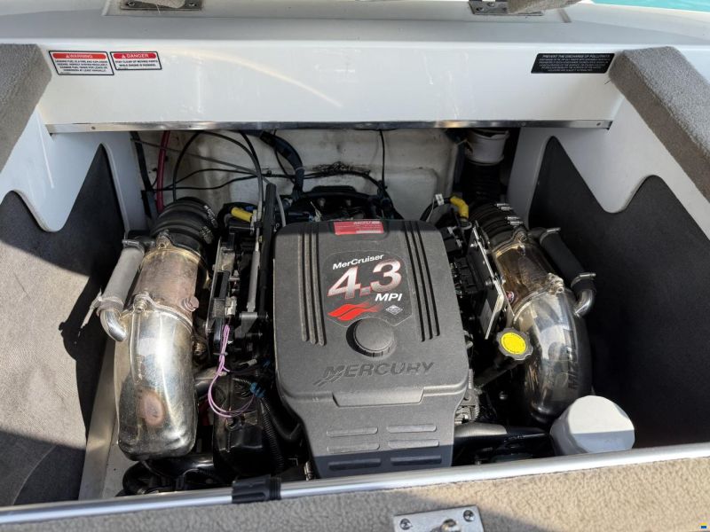 Sea Ray 220 Sunsport