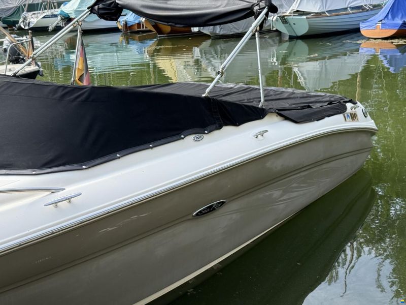 Sea Ray 220 Sunsport