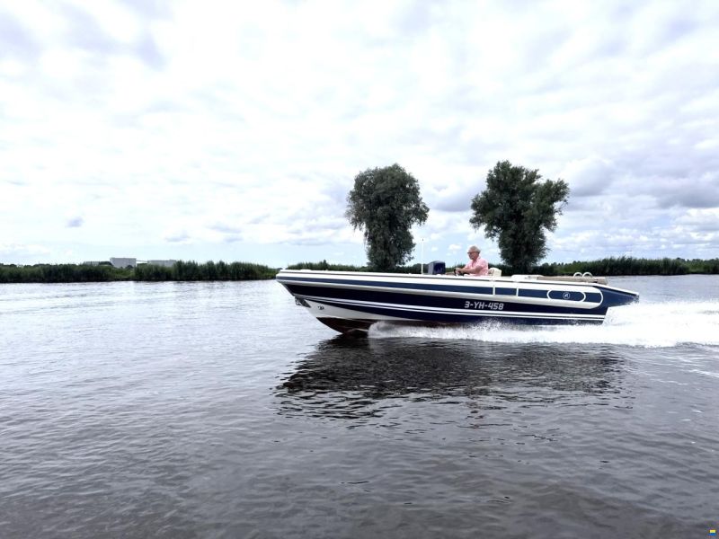 Novurania Chase 23