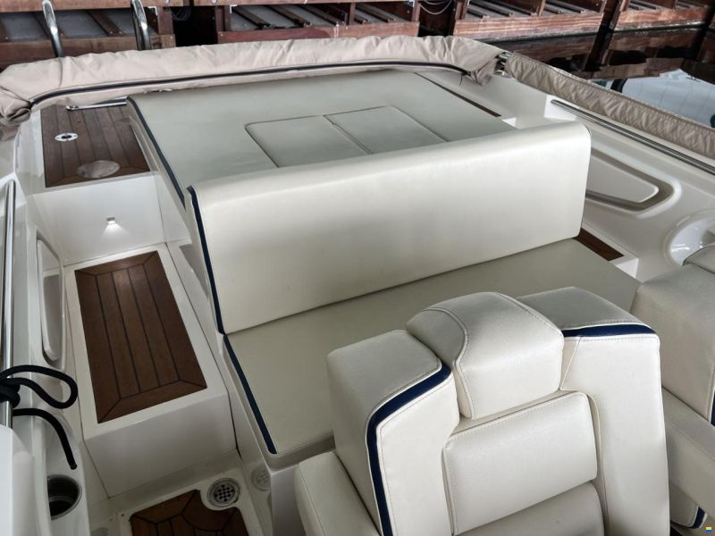 Novurania Chase 23