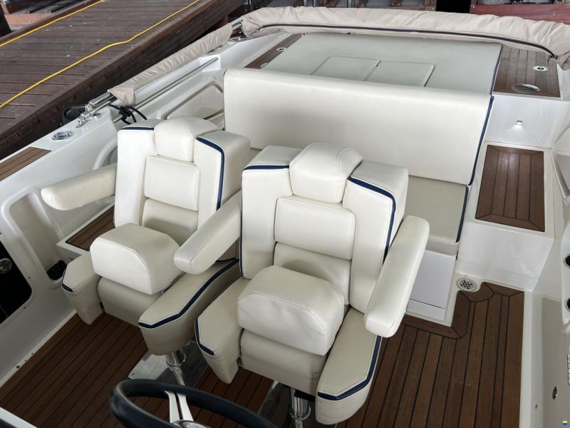 Novurania Chase 23