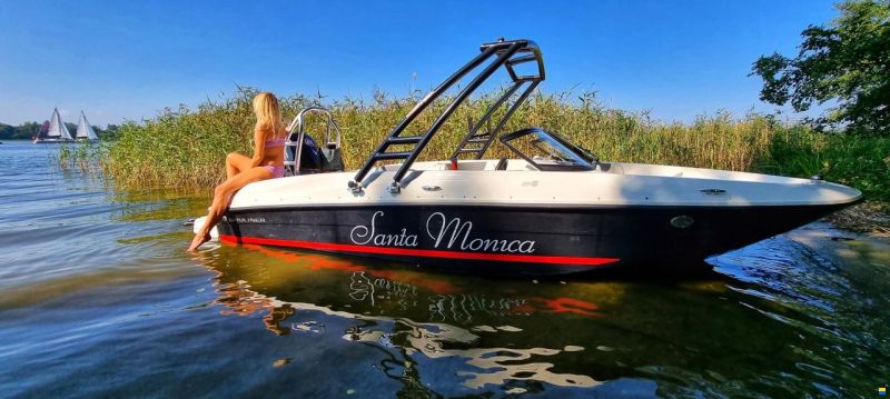 Bayliner E6