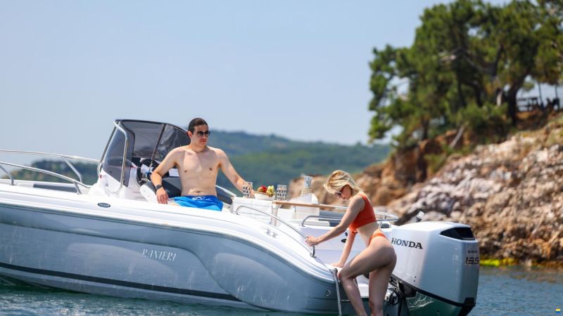 Ranieri Boat Voyager
