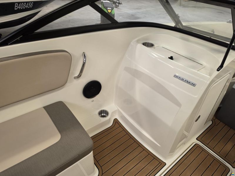 Bayliner VR4