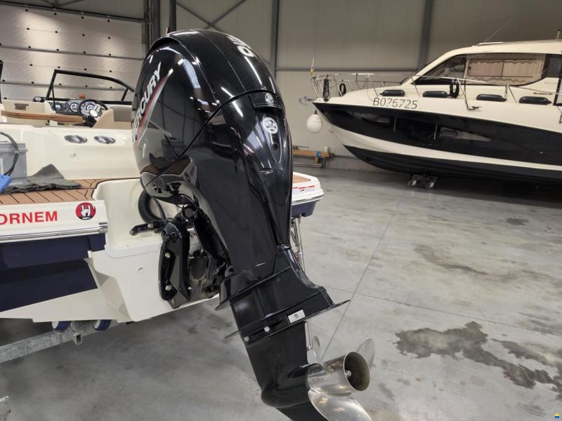 Bayliner VR4