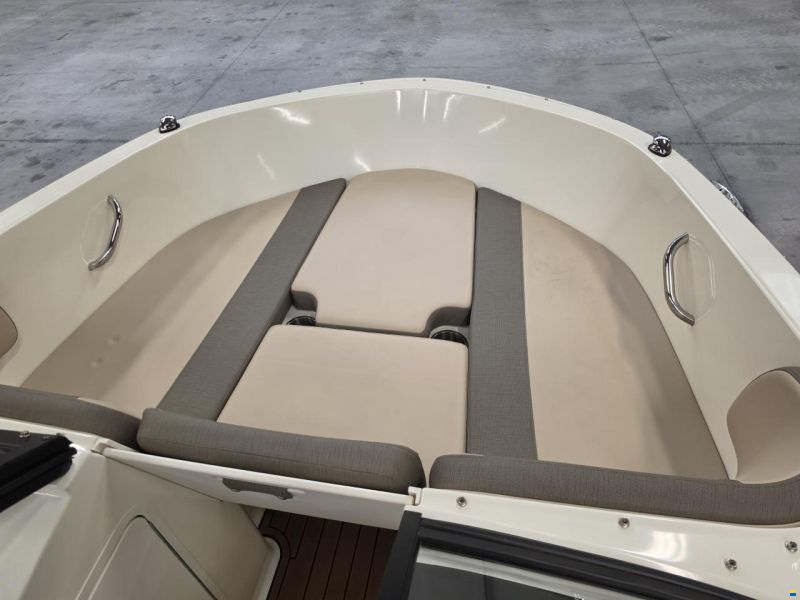 Bayliner VR4