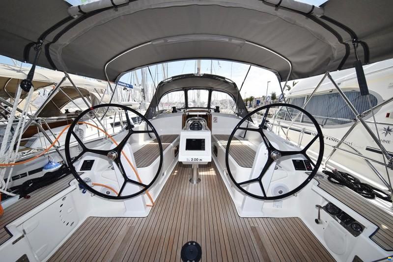 Bavaria Cruiser 37