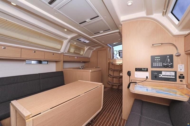 Bavaria Cruiser 37