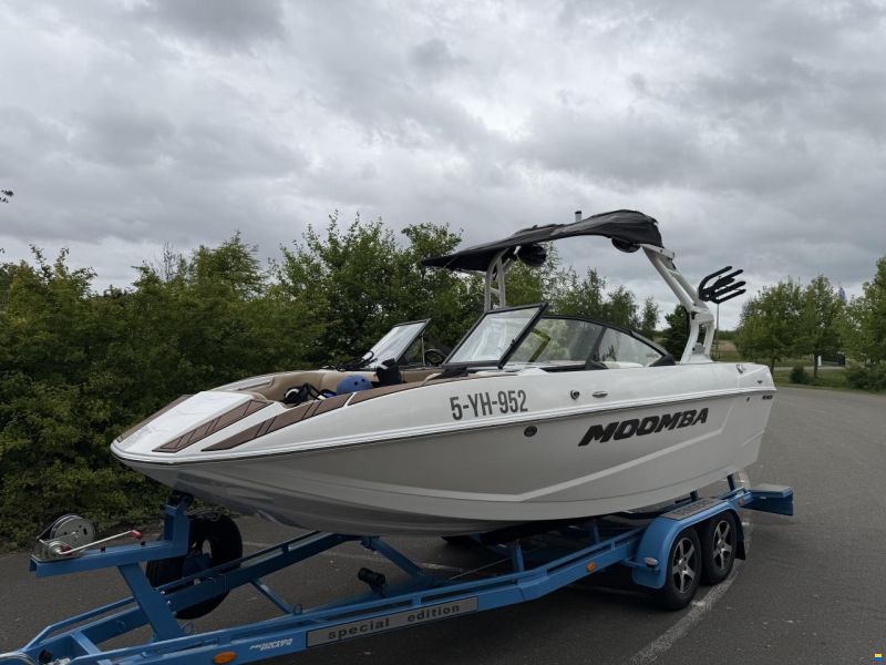 Moomba Mondo