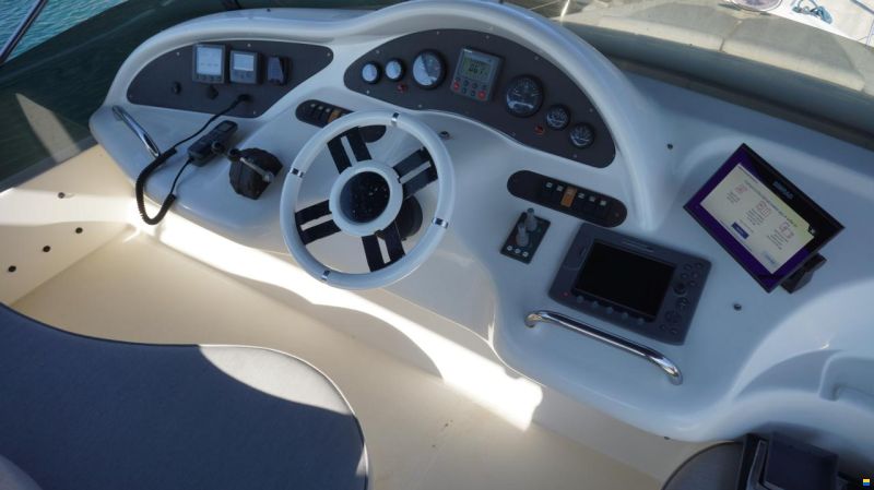 Azimut 46 FLY