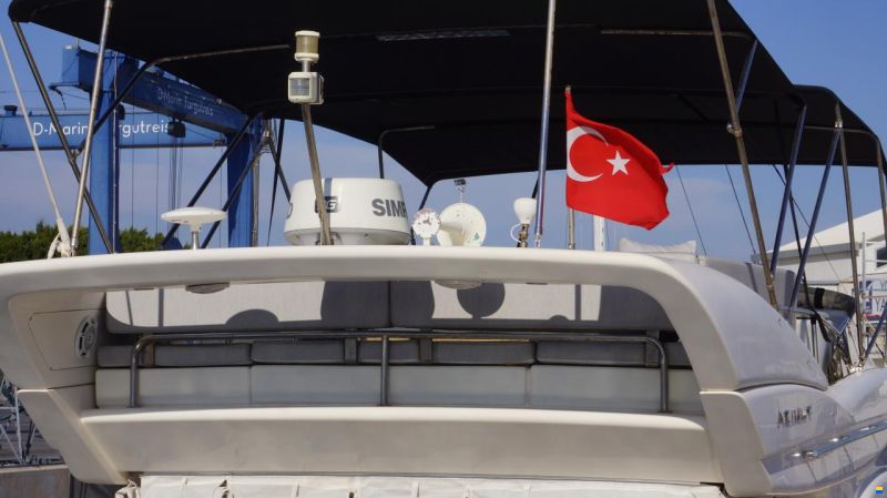 Azimut 46 FLY