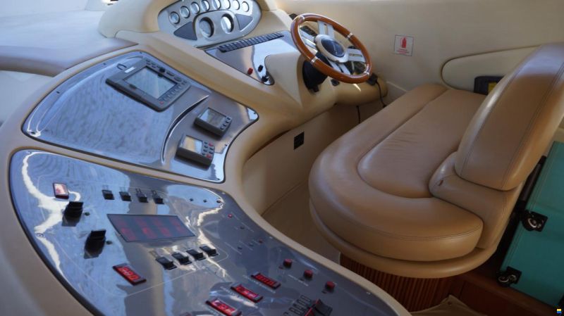 Azimut 46 FLY
