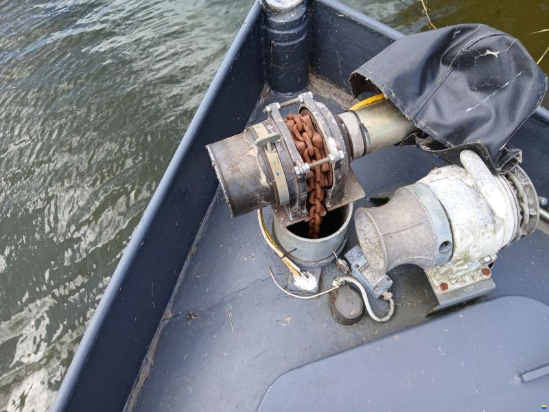 zelfbouw varend woonschip (ex marine)