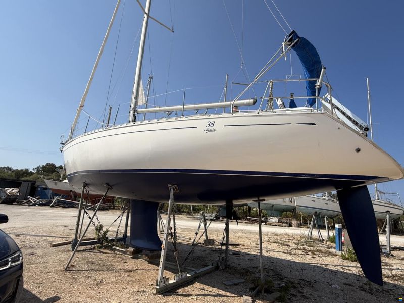 Dufour 38 Classic