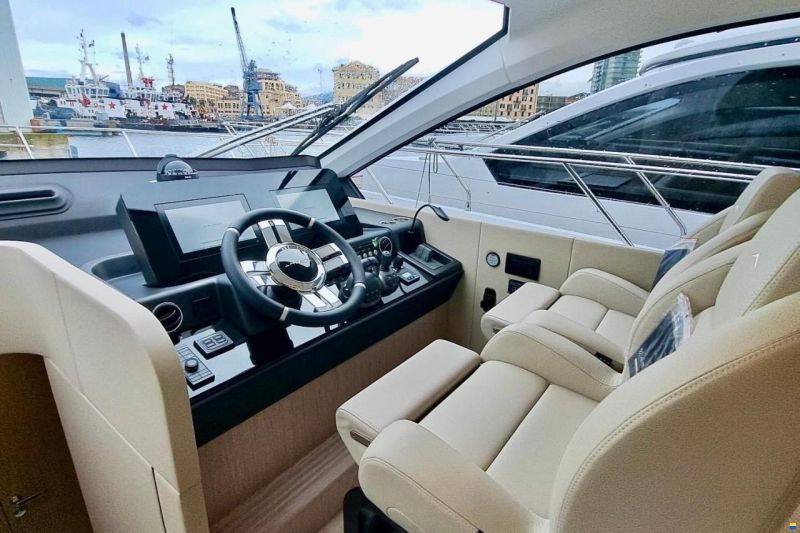 Azimut Fly 53