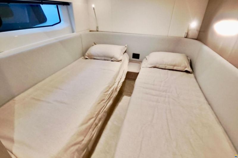 Azimut Fly 53