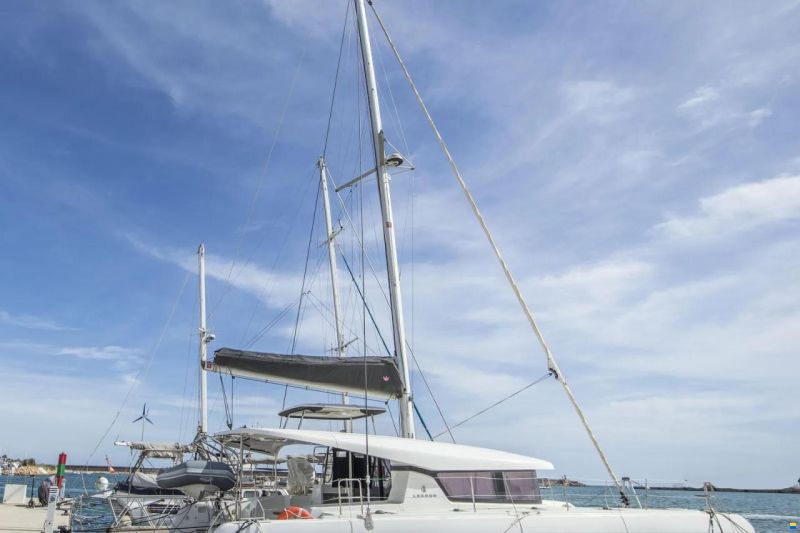 Lagoon 42