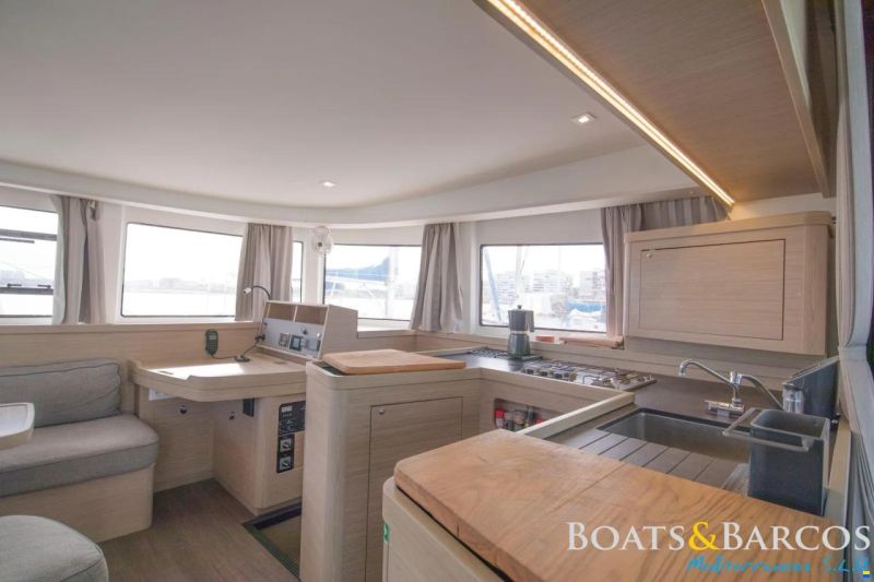 Lagoon 42