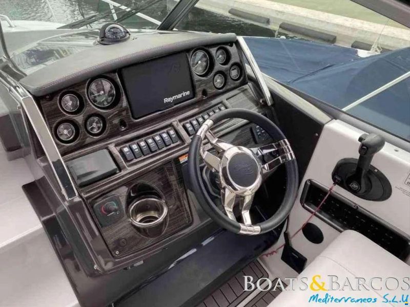 Monterey 295 Sport Yacht
