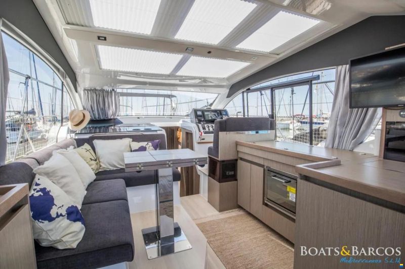 Sealine C390V
