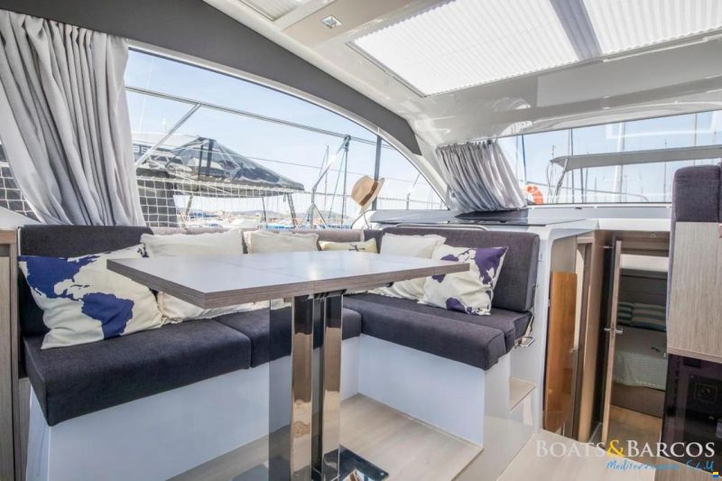 Sealine C390V