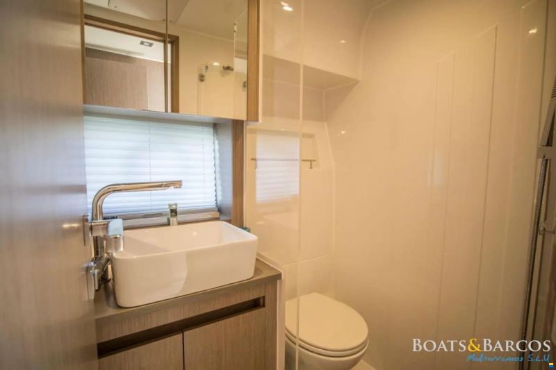 Sealine C390V