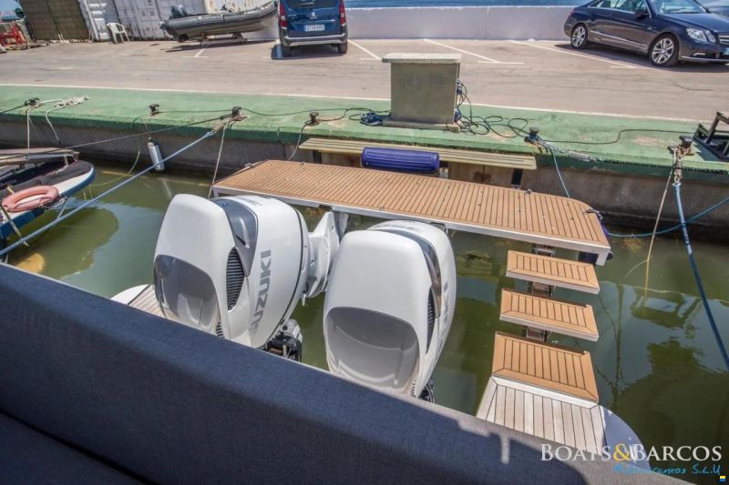 Sealine C390V