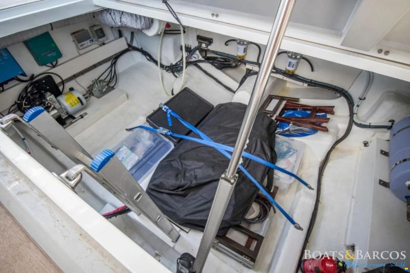 Sealine C390V