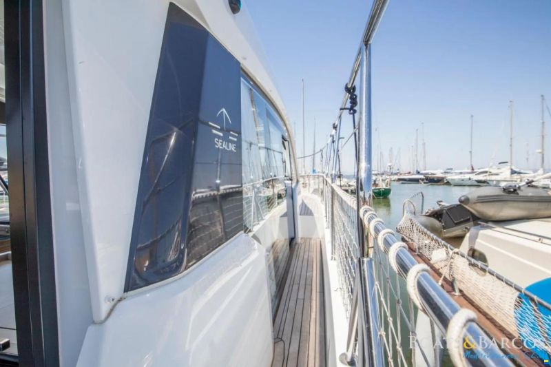Sealine C390V