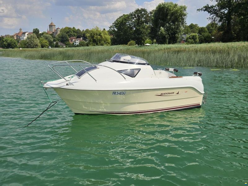 Quicksilver cabin 460