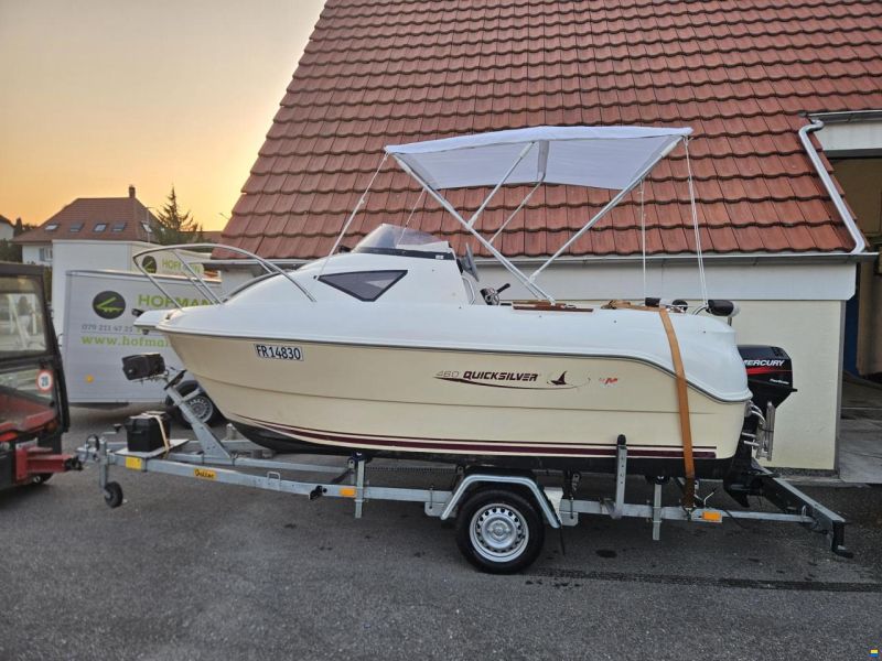 Quicksilver cabin 460