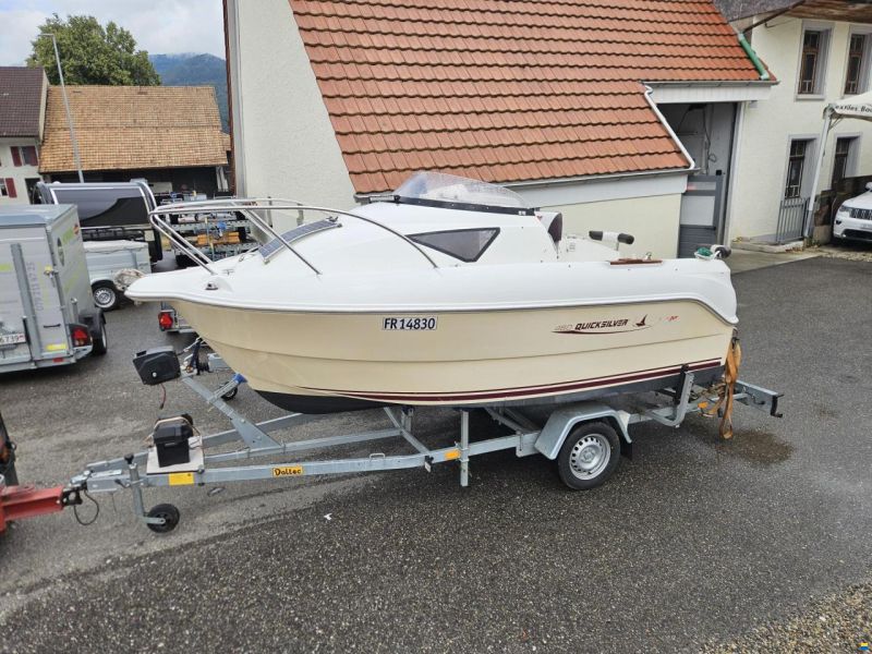 Quicksilver cabin 460