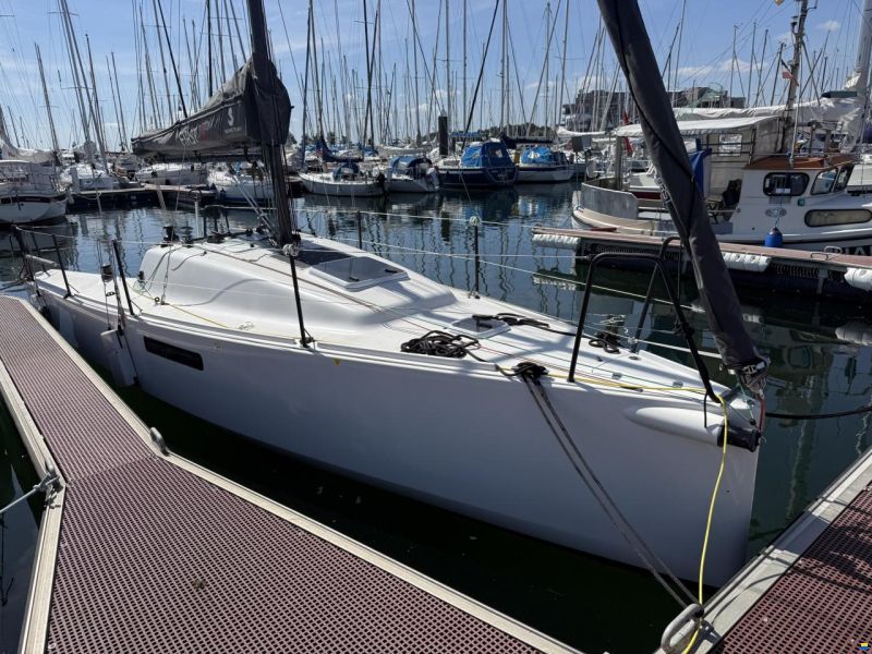 Beneteau First 27 SE