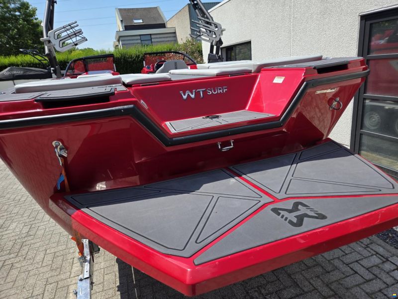 Heyday WT Surf - 6.2L - 370HP - 90hours