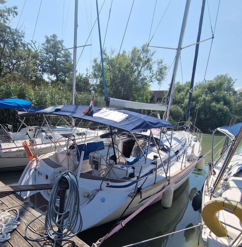 Bavaria 44