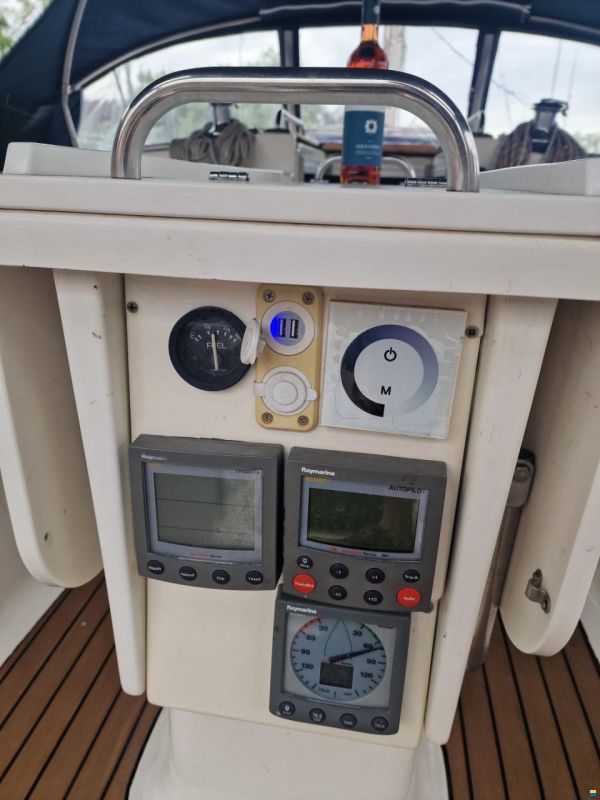 Bavaria 44