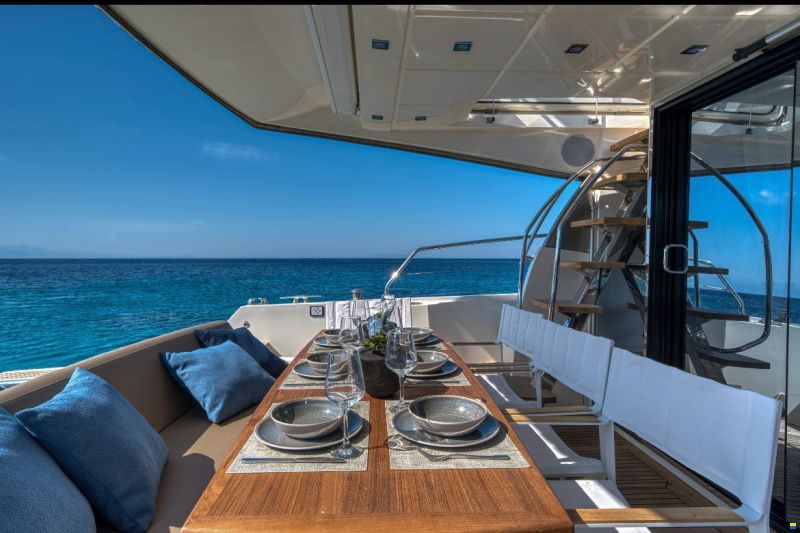Prestige 550 Flybridge