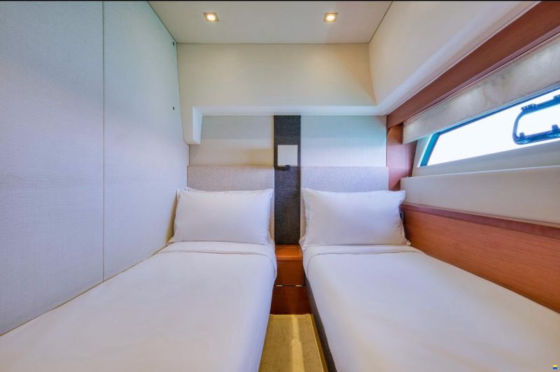 Prestige 550 Flybridge