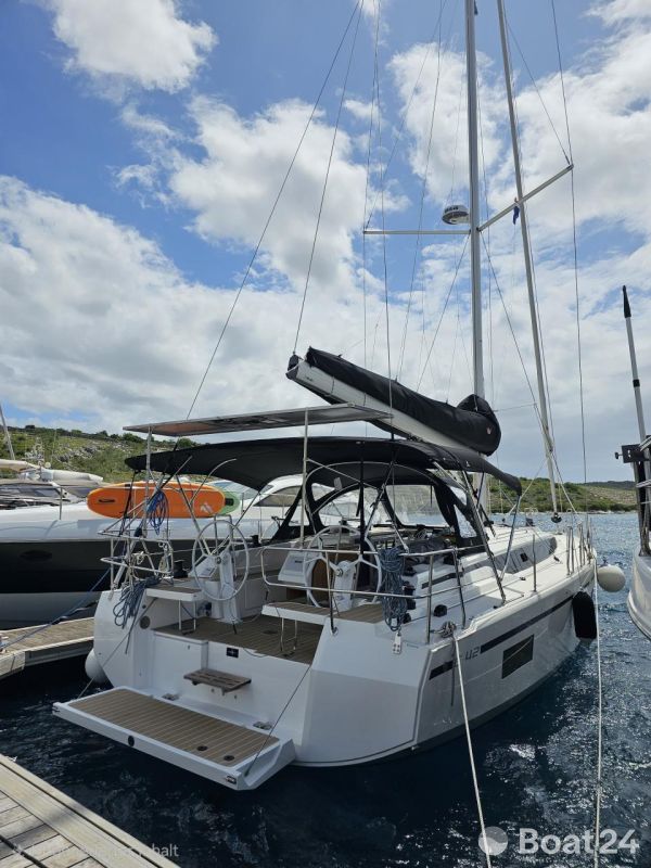 Bavaria C 42